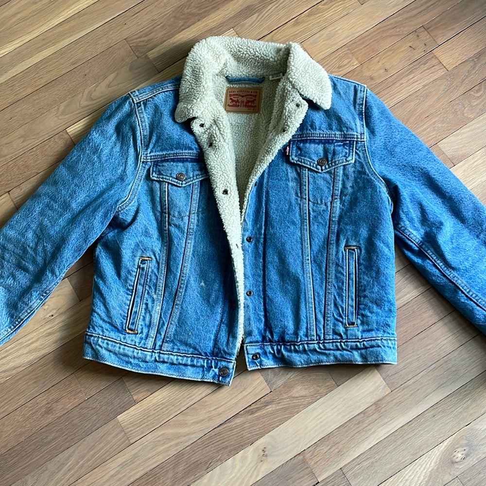 Levi’s shearling lined cropped denim jacket size XL